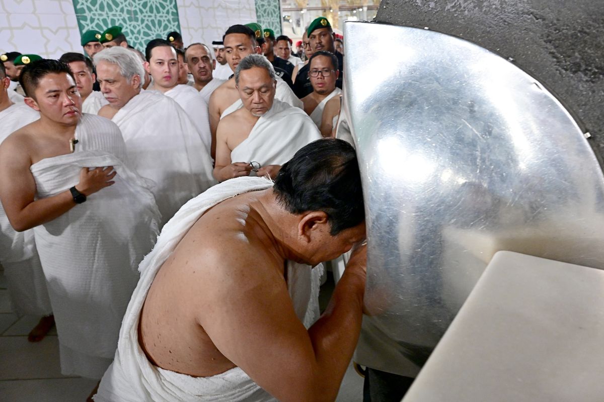Presiden Prabowo Masuk Ka’bah dan Cium Hajar Aswad, Netizen: Merinding!